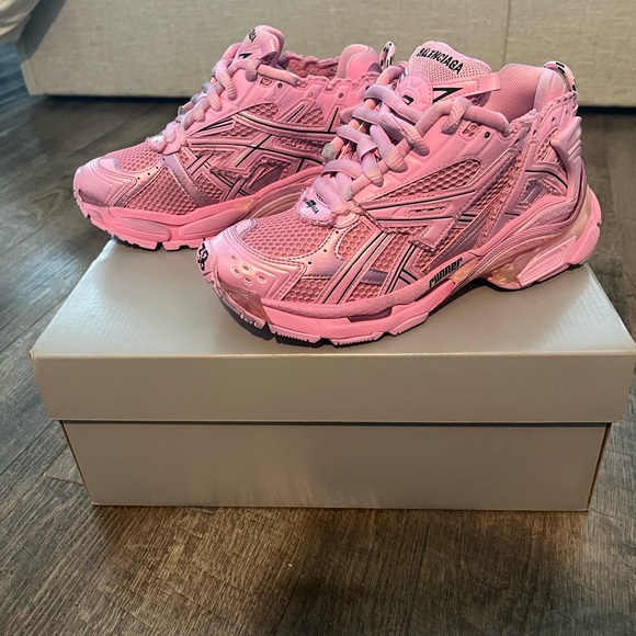 Balenciaga Runner Sneaker | pink | sz 38 (Wmns 8) | New with tags - Picture 2 of 12